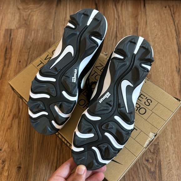 Nike Youth Baseball Cleats - Picture 5 of 5